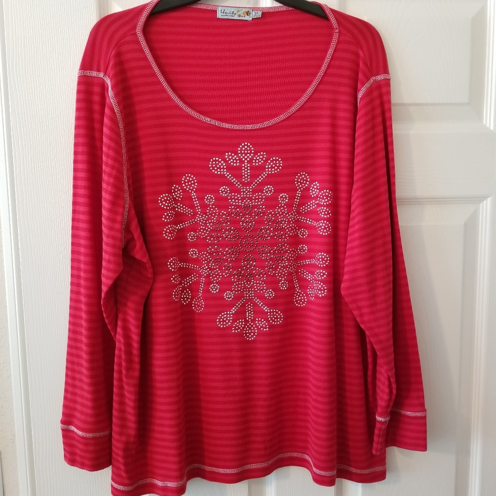 Unity World Wear Snowflake 3x blouse